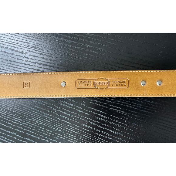 Vintage 90\'s Fossil Croc Stamped Leather Belt with Ornate Silvertone Buckle main image 4